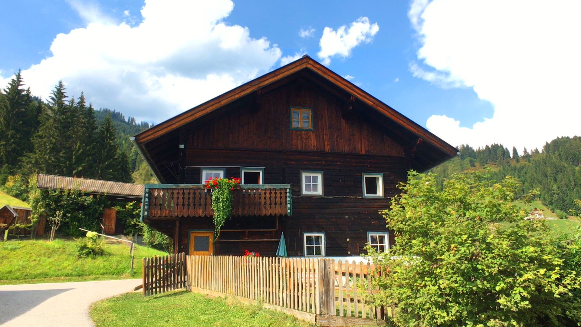 Seitenansicht vom Bauernhaus Gschwandner in Sankt Johann im Pongau
